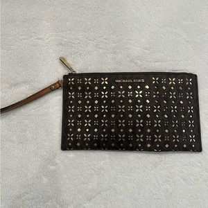Gently Used Michael Kors wristlet